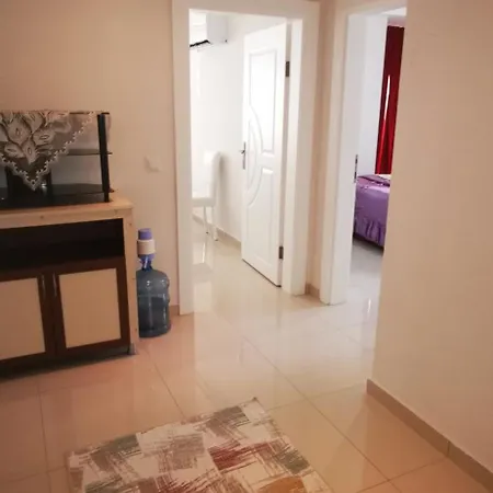 White Gold Ananas Apartment
